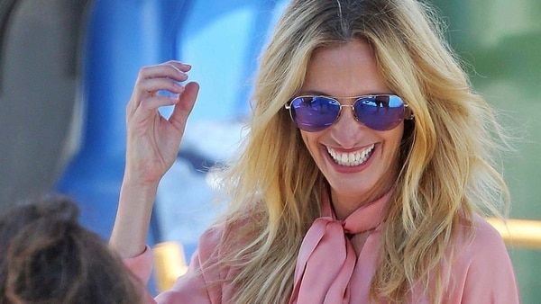 Julia Roberts con gafas de sol