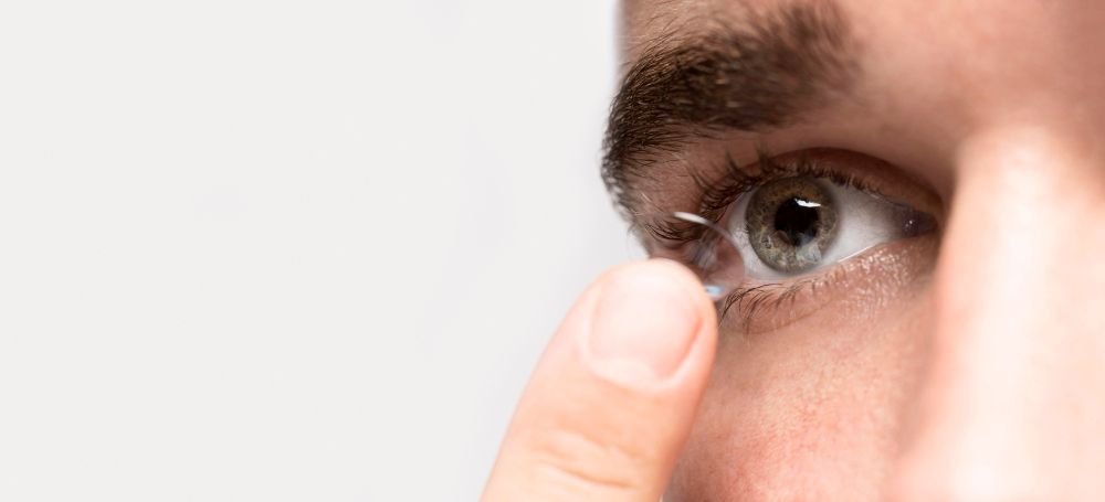 Pasos para cuidar las lentes de contacto